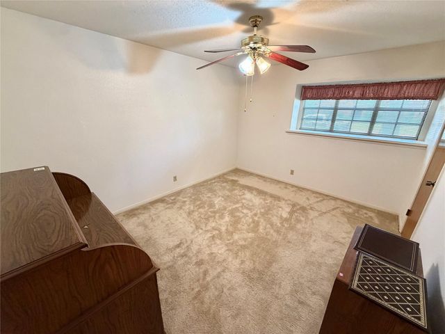 3 S Erik Drive, Angleton, TX 77515