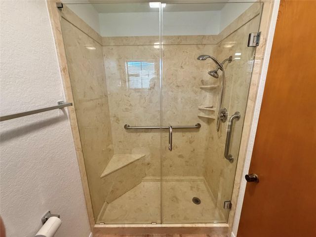 3 S Erik Drive, Angleton, TX 77515