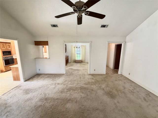 3 S Erik Drive, Angleton, TX 77515