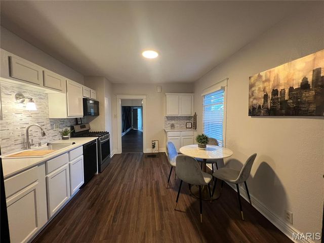 1604 Quendo Avenue, University City, MO 63130