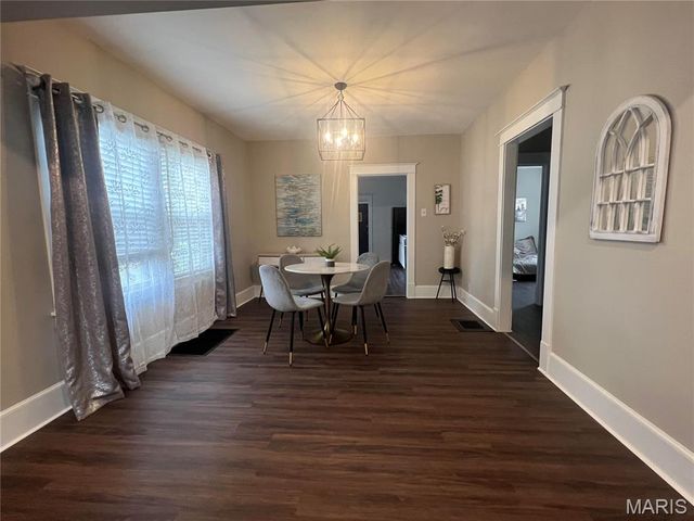 1604 Quendo Avenue, University City, MO 63130