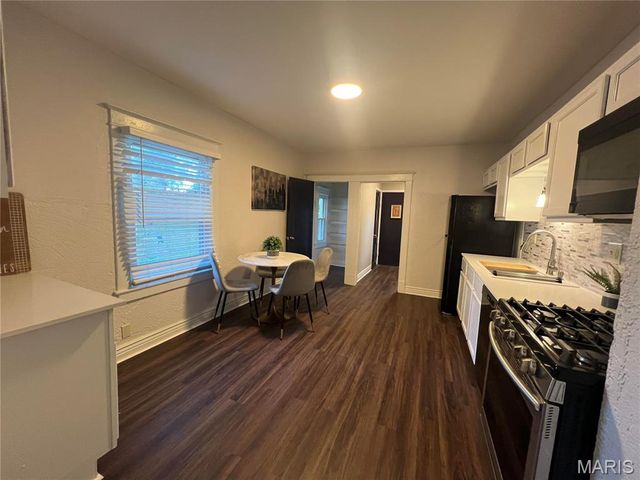 1604 Quendo Avenue, University City, MO 63130