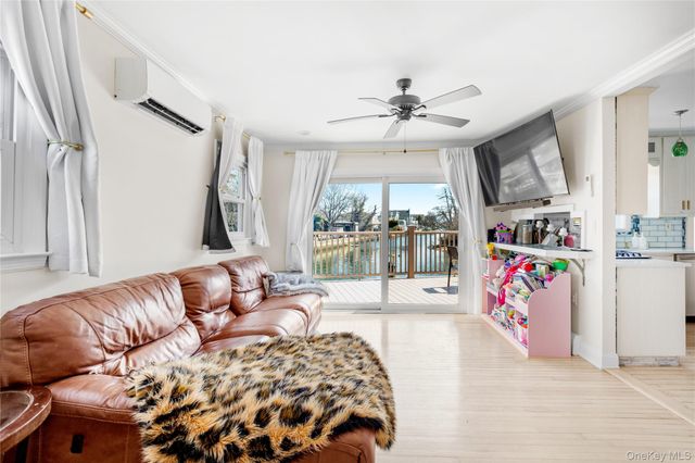 2 E Lido Prom, Lindenhurst, NY 11757