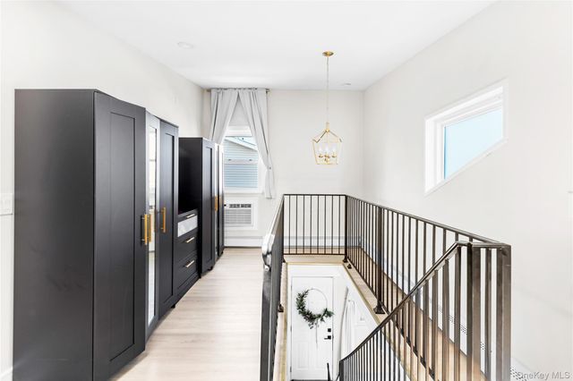 2 E Lido Prom, Lindenhurst, NY 11757
