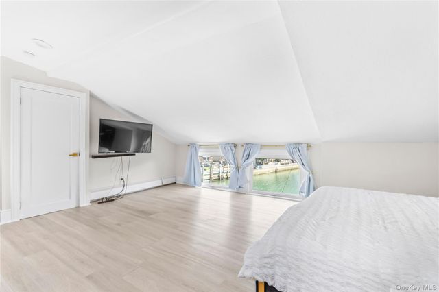 2 E Lido Prom, Lindenhurst, NY 11757