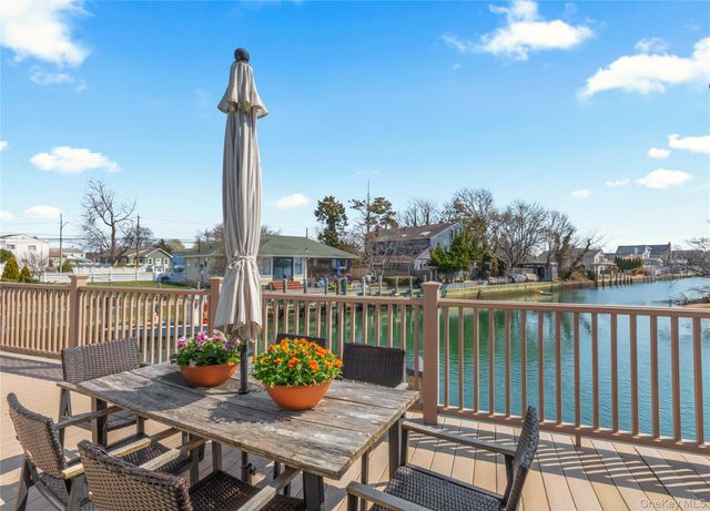 2 E Lido Prom, Lindenhurst, NY 11757