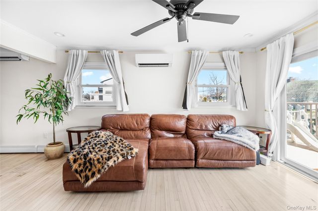 2 E Lido Prom, Lindenhurst, NY 11757