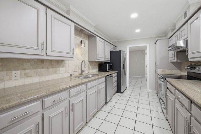 3703 Hulen Park Drive, Fort Worth, TX 76109