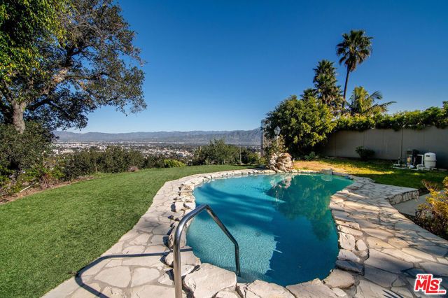 10803 Alta View Drive, Studio City (los Angeles), CA 91604