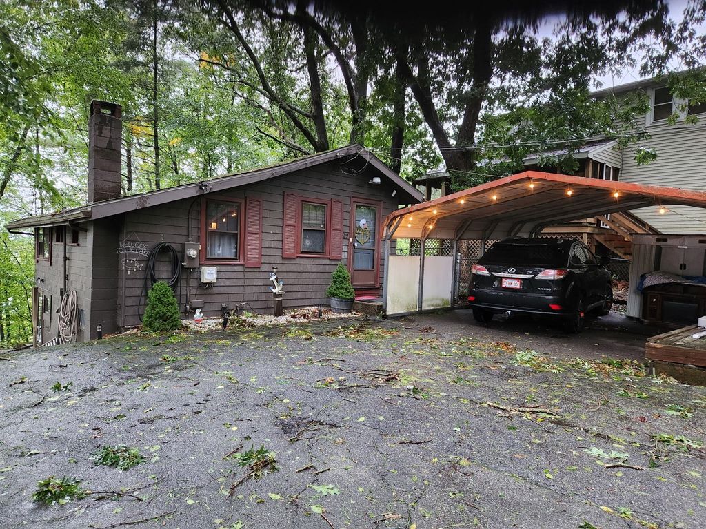 29 Sabbatia Dr, Taunton, MA 02780