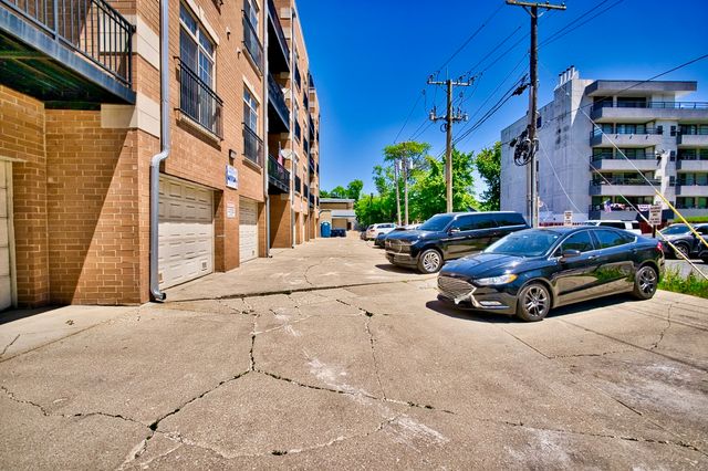 6425 W Touhy Avenue 3B, Chicago, IL 60646