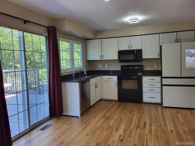 5791 Beauchamp Place, West Bloomfield Charter Township, MI 48322