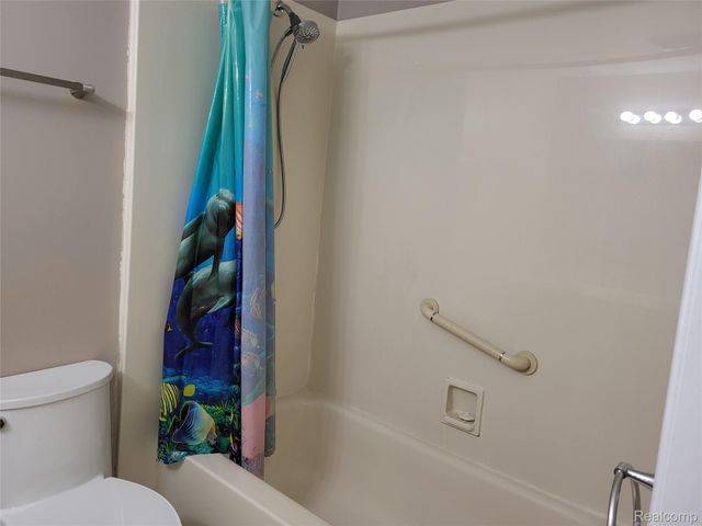 5791 Beauchamp Place, West Bloomfield Charter Township, MI 48322