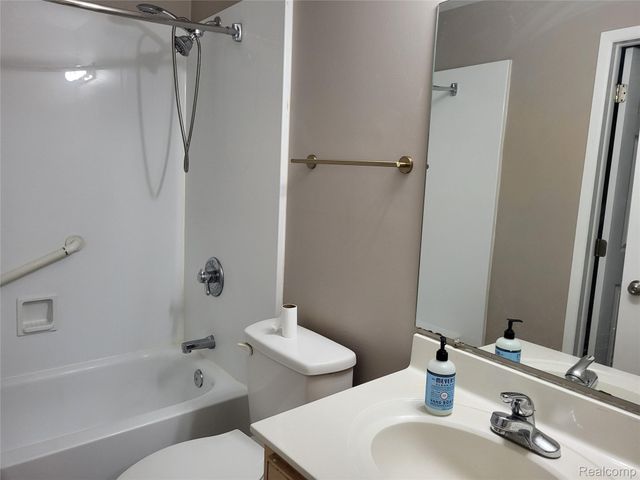 5791 Beauchamp Place, West Bloomfield Charter Township, MI 48322