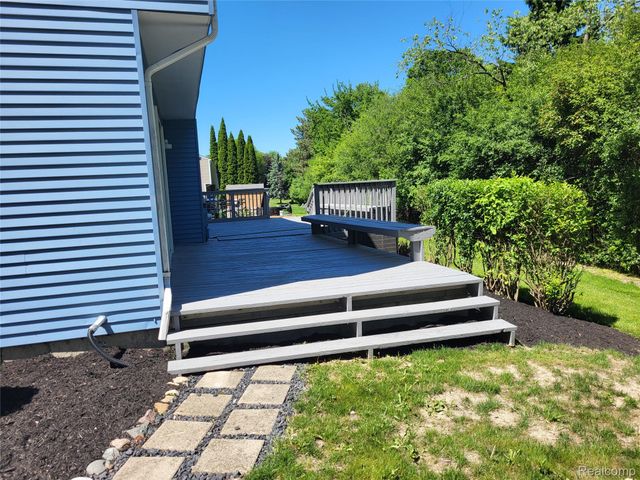 5791 Beauchamp Place, West Bloomfield Charter Township, MI 48322