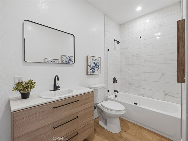 658 W 7th, San Pedro, CA 90731