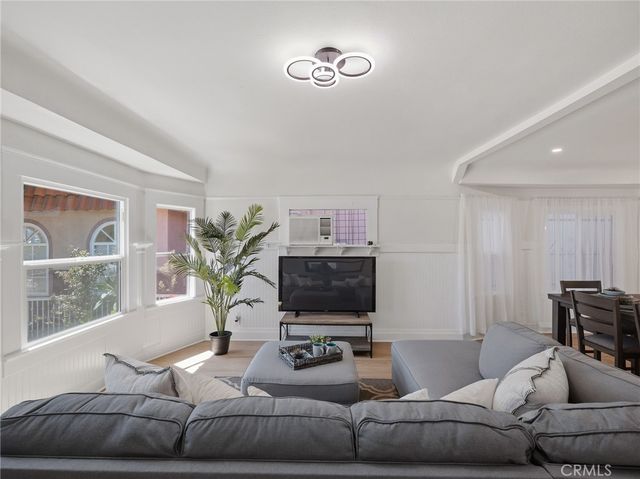 658 W 7th, San Pedro, CA 90731