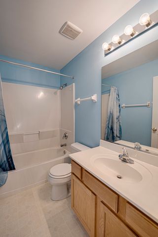 2464 Blue Spruce Lane, Aurora, IL 60502