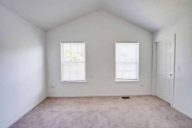 2464 Blue Spruce Lane, Aurora, IL 60502