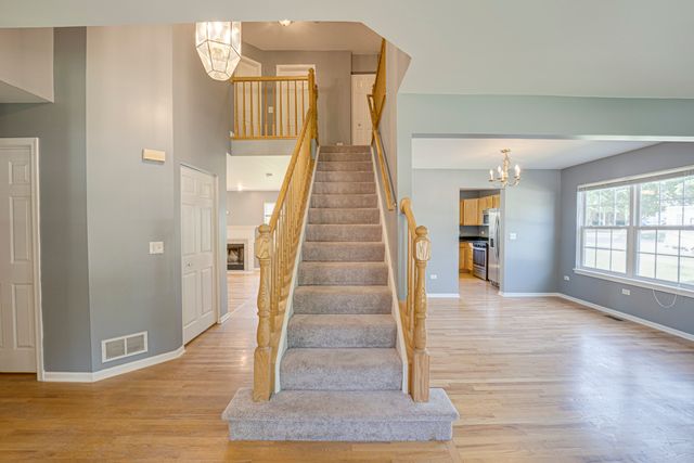 2464 Blue Spruce Lane, Aurora, IL 60502