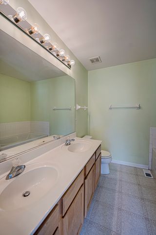 2464 Blue Spruce Lane, Aurora, IL 60502