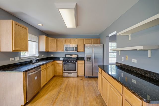 2464 Blue Spruce Lane, Aurora, IL 60502