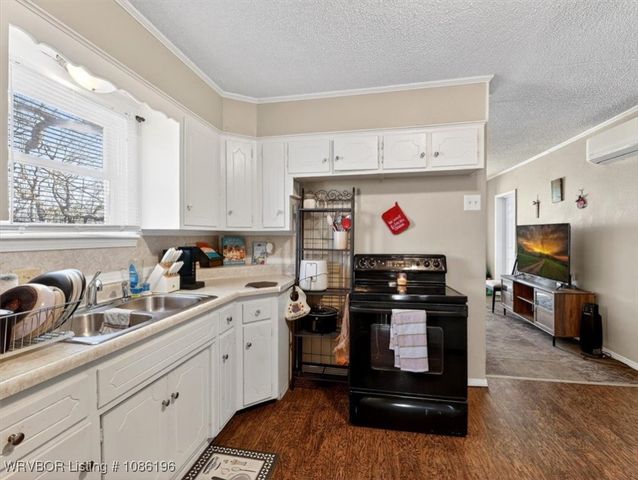 103 Paul Mathis Drive, Poteau, OK 74953