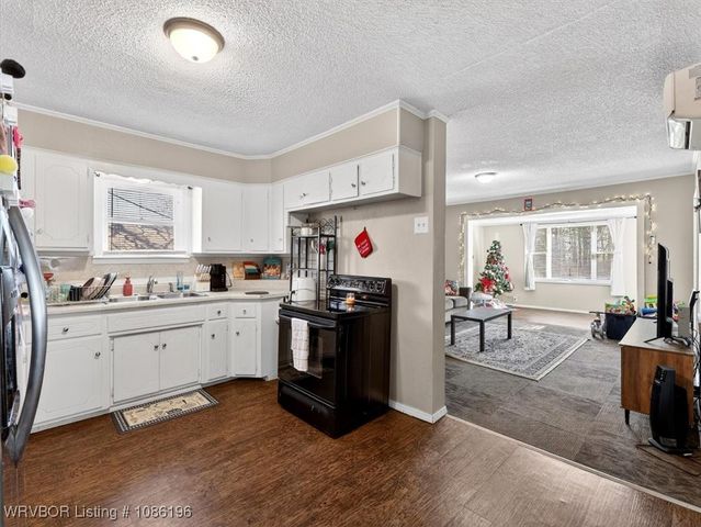 103 Paul Mathis Drive, Poteau, OK 74953