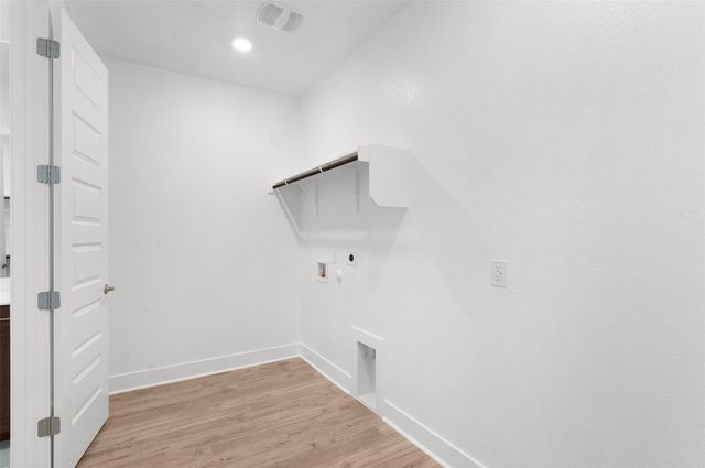 213 West Faulkner ST, Liberty Hill, TX 78642
