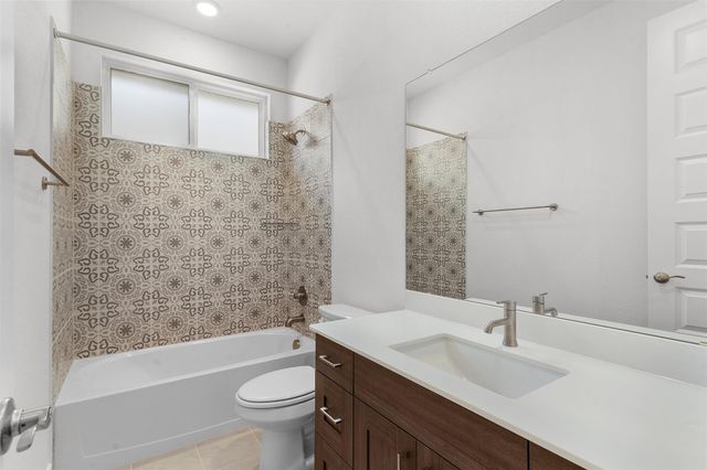 213 West Faulkner ST, Liberty Hill, TX 78642