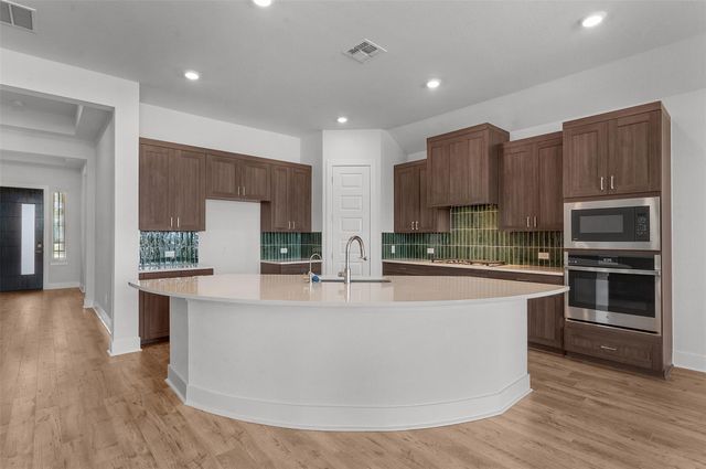 213 West Faulkner ST, Liberty Hill, TX 78642