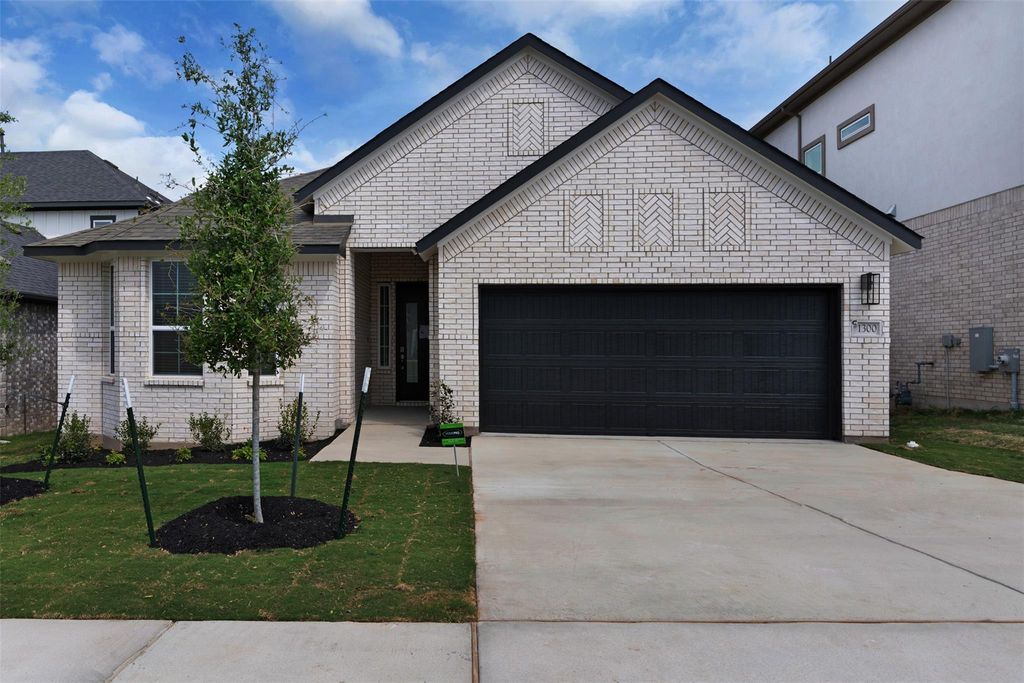 213 West Faulkner ST, Liberty Hill, TX 78642