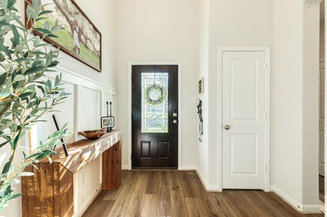 303 Twin Lakes Boulevard W, West Columbia, TX 77486