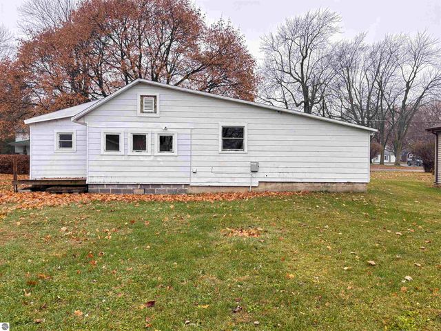 532 N Ithaca Street, Ithaca, MI 48847