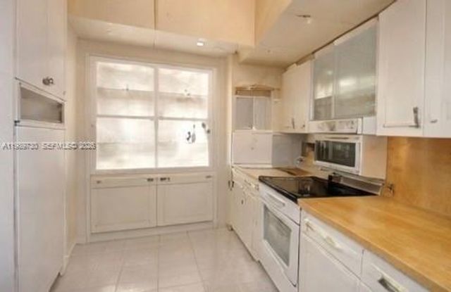 3531 Inverrary Drive 310, Lauderhill, FL 33319