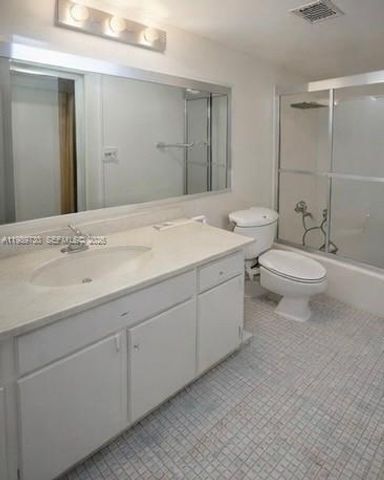 3531 Inverrary Drive 310, Lauderhill, FL 33319