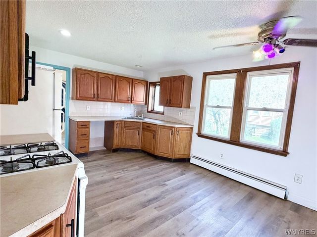 2761 South Park Avenue, Lackawanna, NY 14218