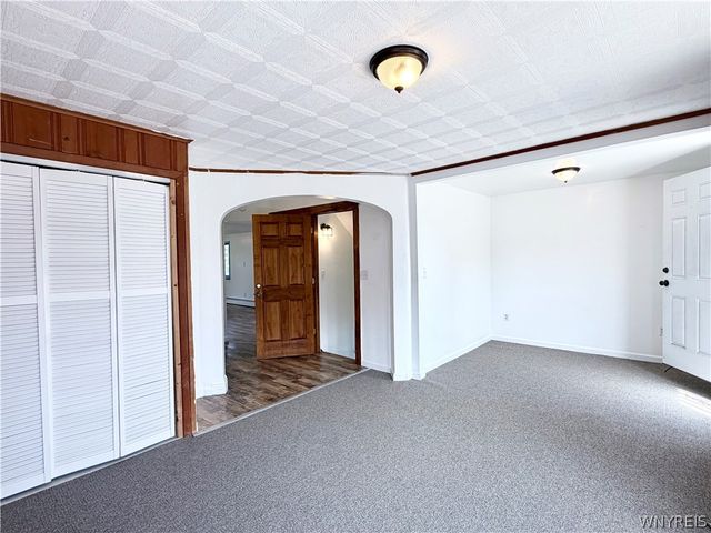 2761 South Park Avenue, Lackawanna, NY 14218