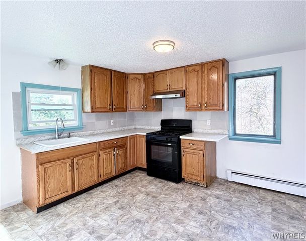 2761 South Park Avenue, Lackawanna, NY 14218