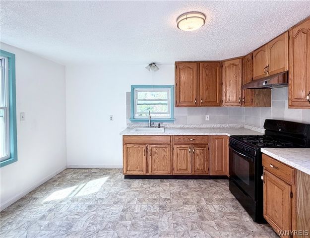 2761 South Park Avenue, Lackawanna, NY 14218