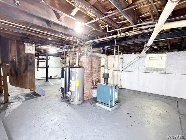 2761 South Park Avenue, Lackawanna, NY 14218