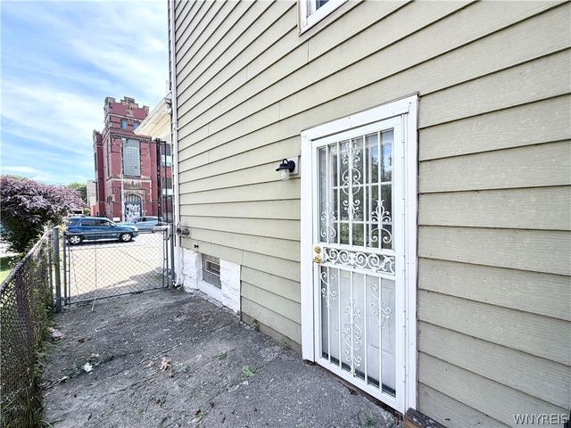 2761 South Park Avenue, Lackawanna, NY 14218
