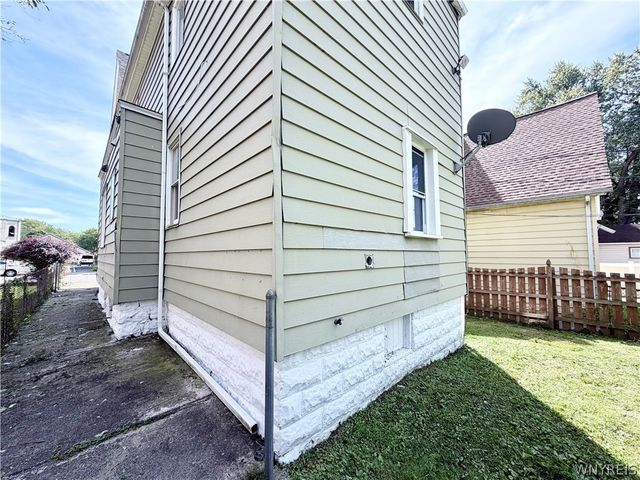 2761 South Park Avenue, Lackawanna, NY 14218