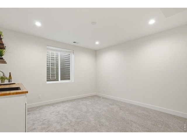 1710 W 50th St, Loveland, CO 80538