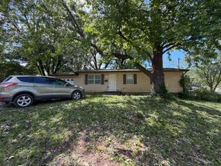 631 S Golden Avenue, Springfield, MO 65802