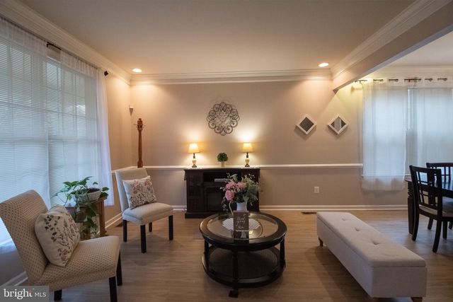 104 E STRATHMORE WAY E, Martinsburg, WV 25403