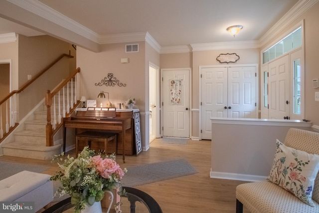 104 E STRATHMORE WAY E, Martinsburg, WV 25403