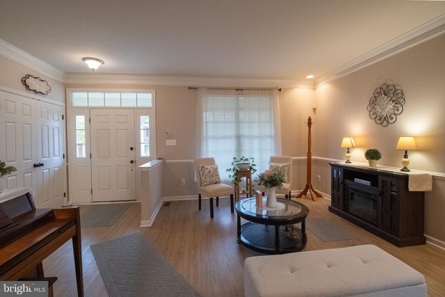 104 E STRATHMORE WAY E, Martinsburg, WV 25403
