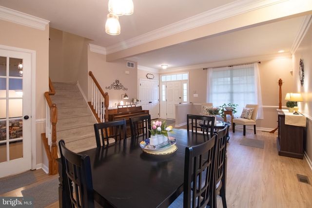 104 E STRATHMORE WAY E, Martinsburg, WV 25403
