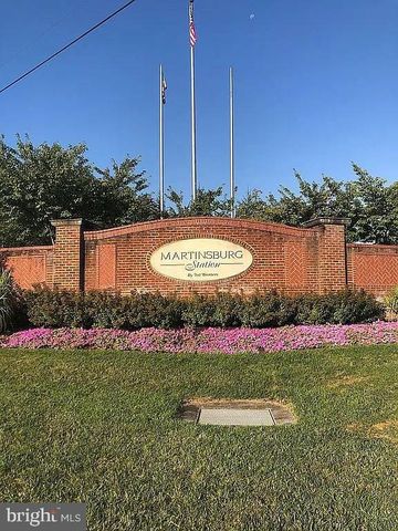 104 E STRATHMORE WAY E, Martinsburg, WV 25403